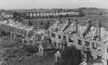 Zicht op de huizenrij aan de Distellaan in Arnhem-Zuid 1946. In het derde huis van links, nr. 22, woonden wij. Foto: De Booy